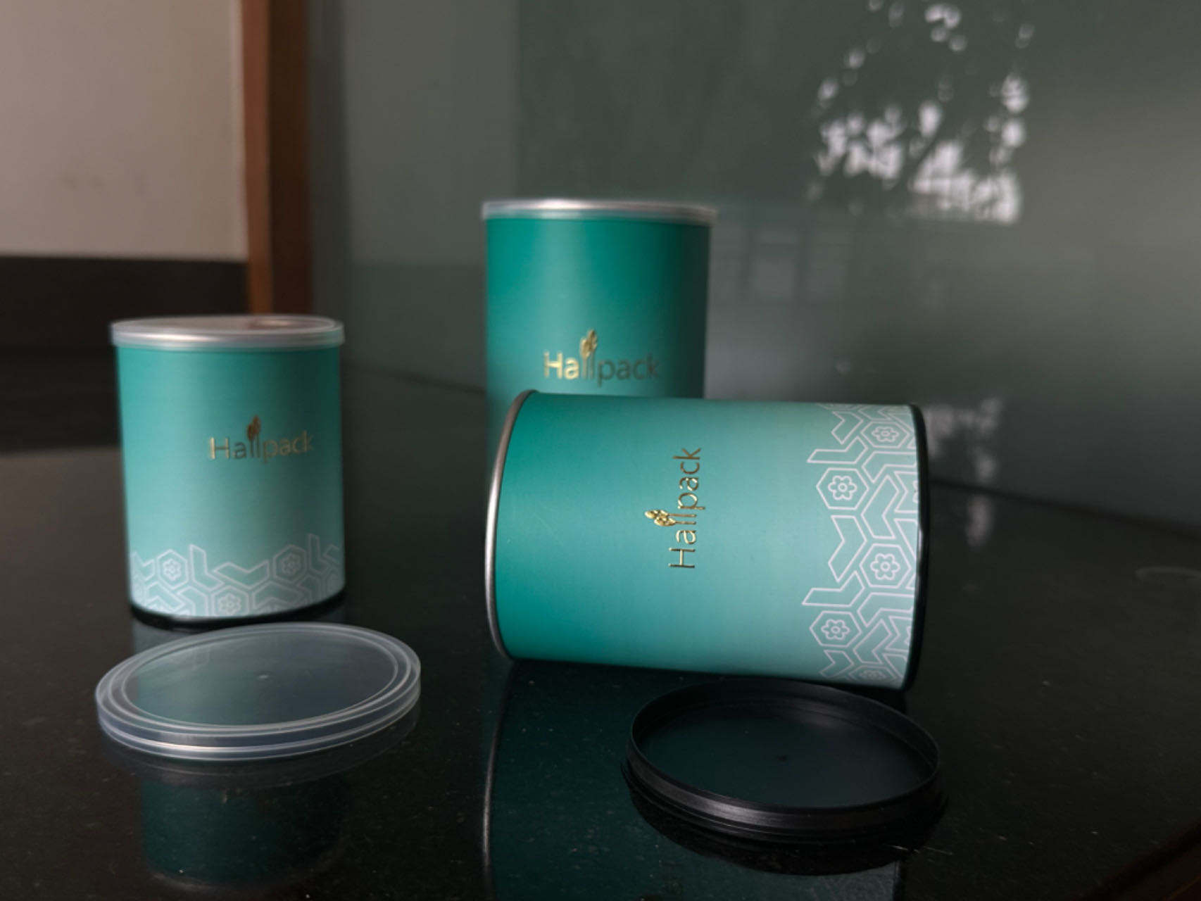 Изготовленный на заказ экологически чистый экологичный фирменный дизайн Легко отрываемый цилиндр Бумажная упаковка с крафт-пластмассовой крышкой Персонализированный бумажный тубус