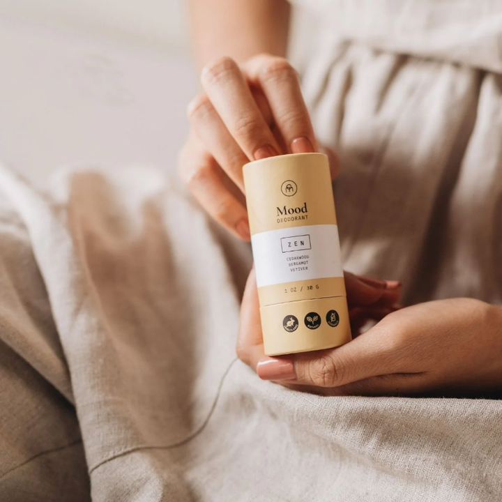 Заводская настройка Эко биоразлагаемый матовый бальзам для губ Тубы пуш-ап Упаковка Пустой контейнер для дезодоранта Туба из крафт-бумаги