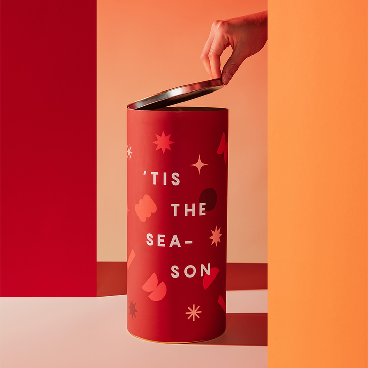 Биоразлагаемая упаковочная бумага для туб. Металлическая крышка и дно. Переработанные транспортировочные тубы. Бумажные картонные тубы для еды и подарочных наборов.