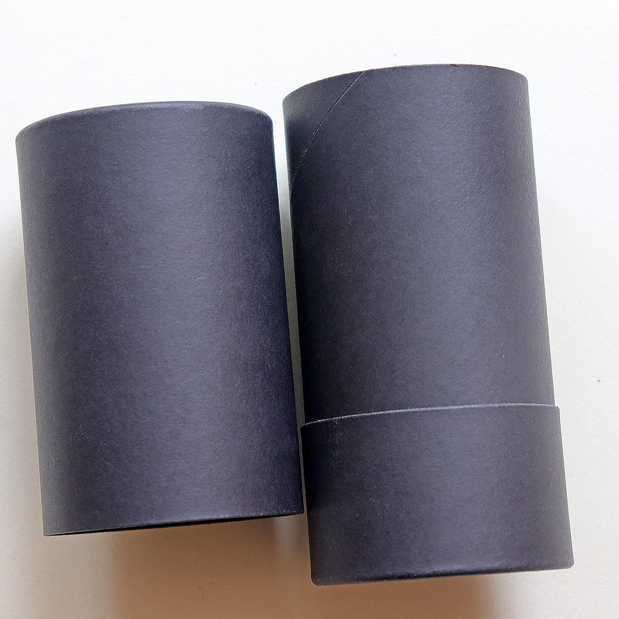 Высокое качество крафт-бумага сердечник черный биоразлагаемый цилиндрический бумажный тубус упаковка