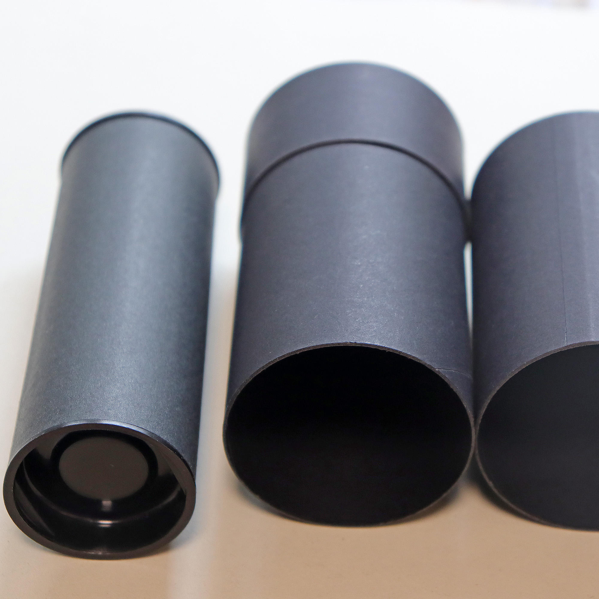 Высокое качество крафт-бумага сердечник черный биоразлагаемый цилиндрический бумажный тубус упаковка