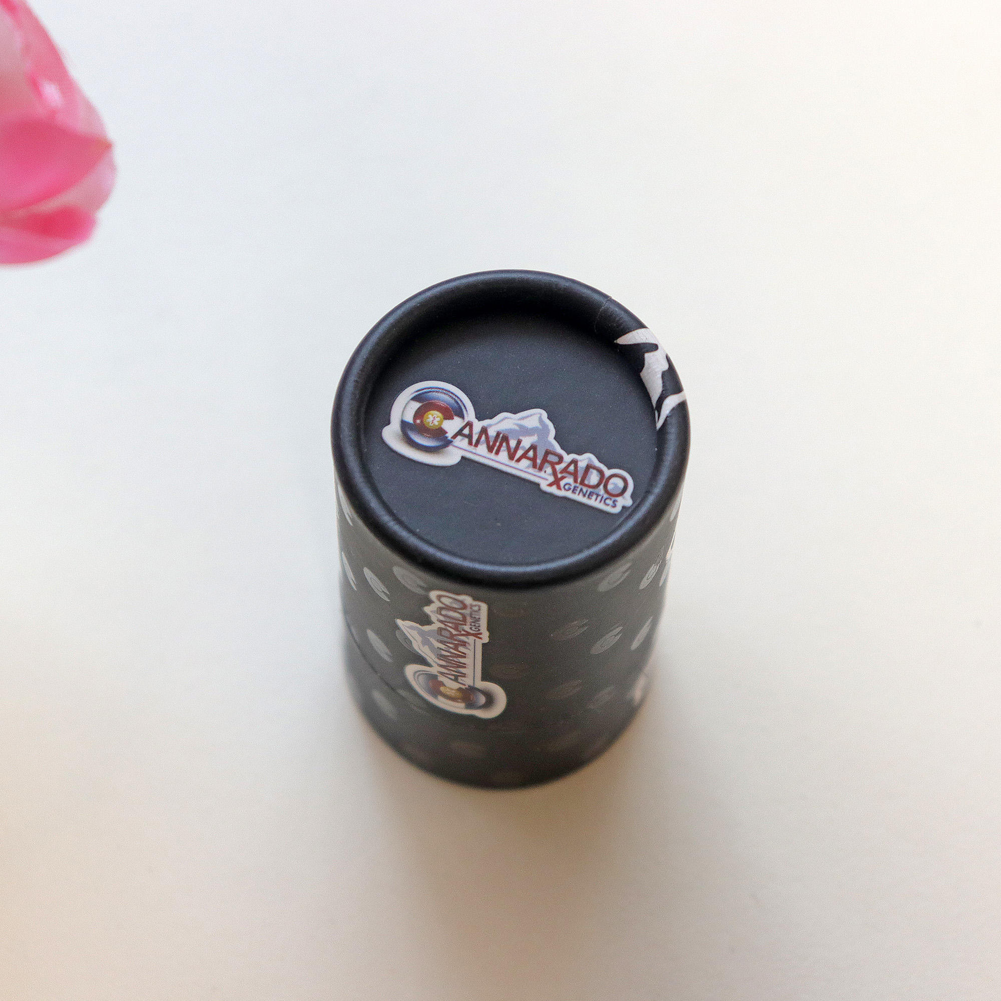 Изготовленные на заказ контейнеры для фундамента бумажного цилиндра с использованием бутылки с маслом EVA с упаковкой тубы из пенопластовой бумаги