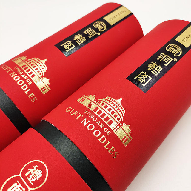 Фабрика поставляет глазурованную керамическую банку для свечей, цилиндр, бумажную трубку, тканевую коробку, упаковку