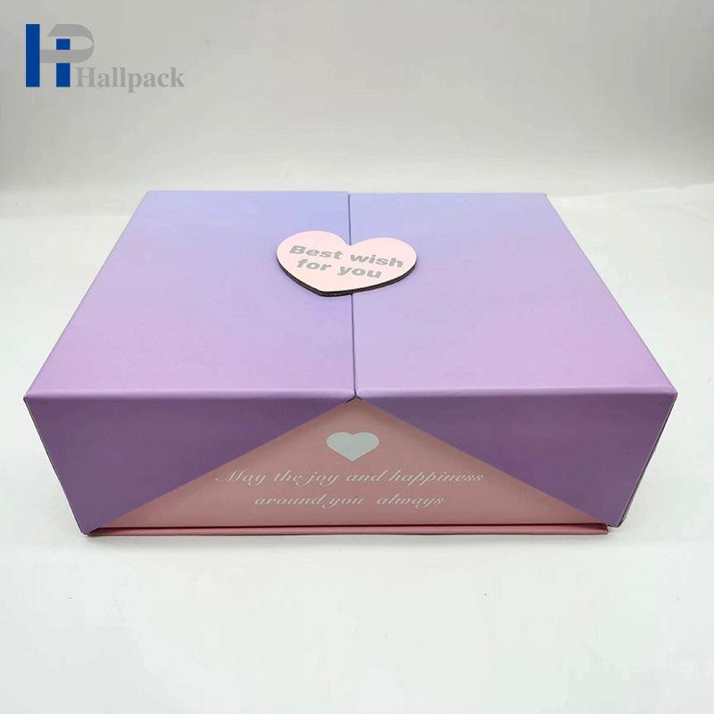 Потяните к обеим сторонам бумажной коробки, индивидуальной печати, подарочной коробке наилучшего пожелания